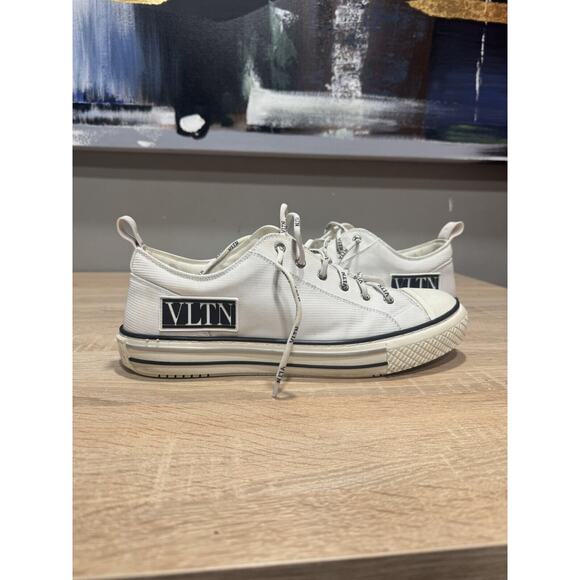 Valentino Garavani Mens White VLTN Giggies Low Top Sneakers Size 44(EU) 11 (us)